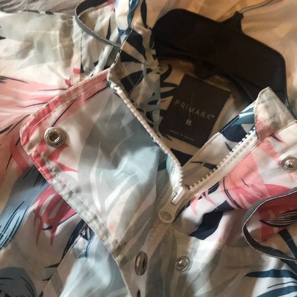 COLORFUL MEDIUM RAIN/SPORTS JACKET - Picture 3 of 4